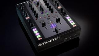 TRAKTOR Kontrol Z2